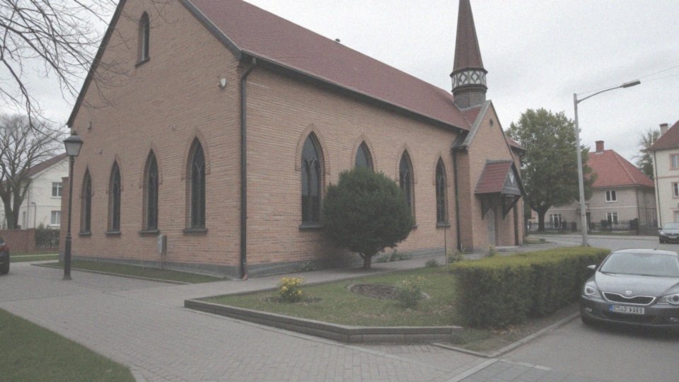 Jak skontaktować się z parafią w celu uzyskania informacji o mszy pogrzebowej?